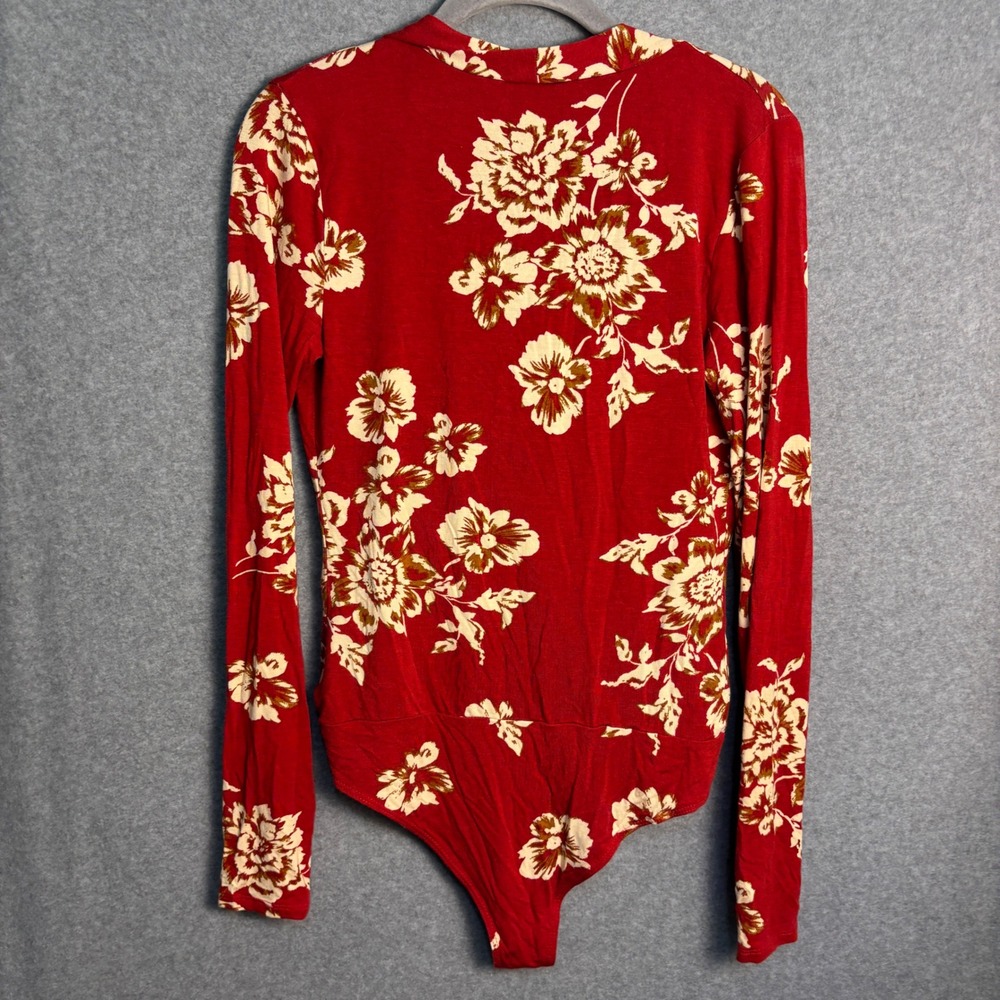Aeropostale Floral Surplice Bodysuit Women's Medium Red Rayon Long Sleeve Boho - Picture 3 of 8